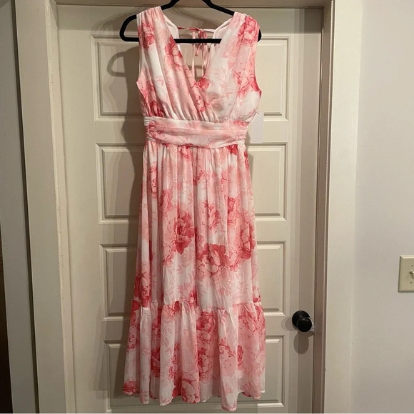 Aura Dresses & Skirts - AURA (Red Dress Boutique) Floral Midi Dress Size Small New w Tag